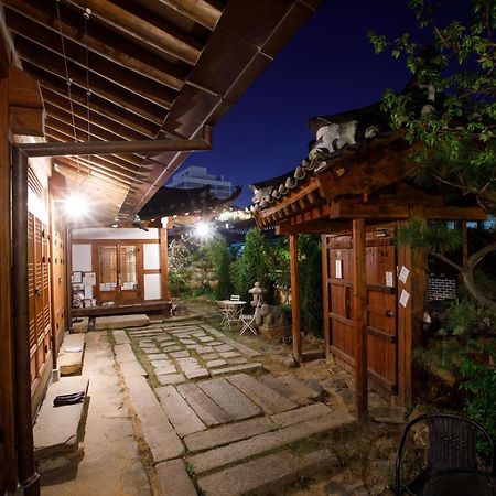 Gaeunchae 2 Hotel Jeonju Bagian luar foto