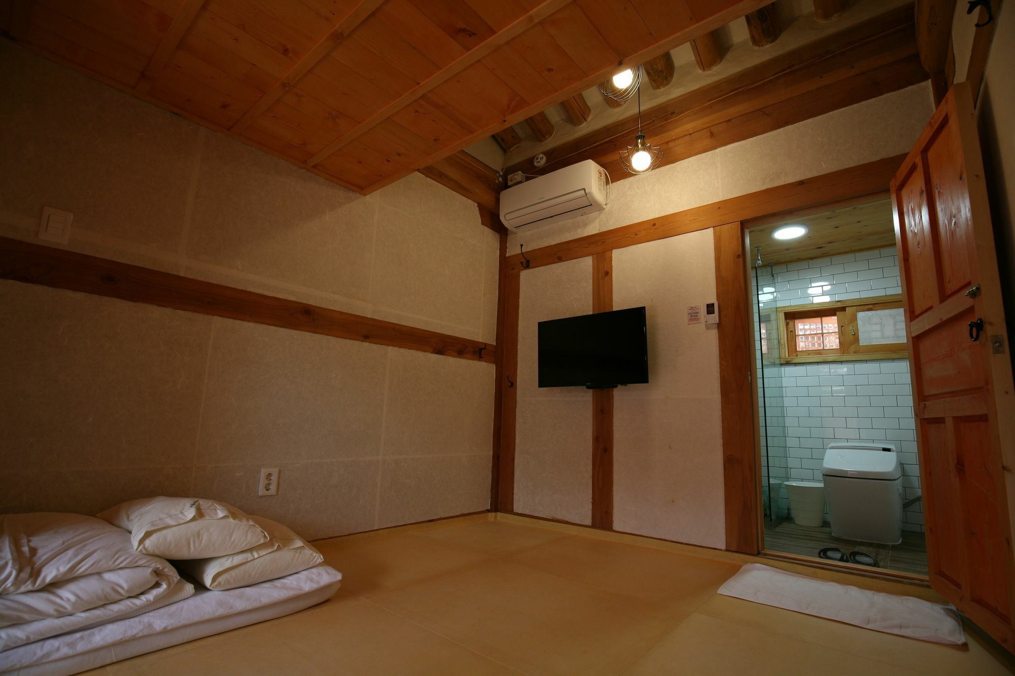 Gaeunchae 2 Hotel Jeonju Bagian luar foto