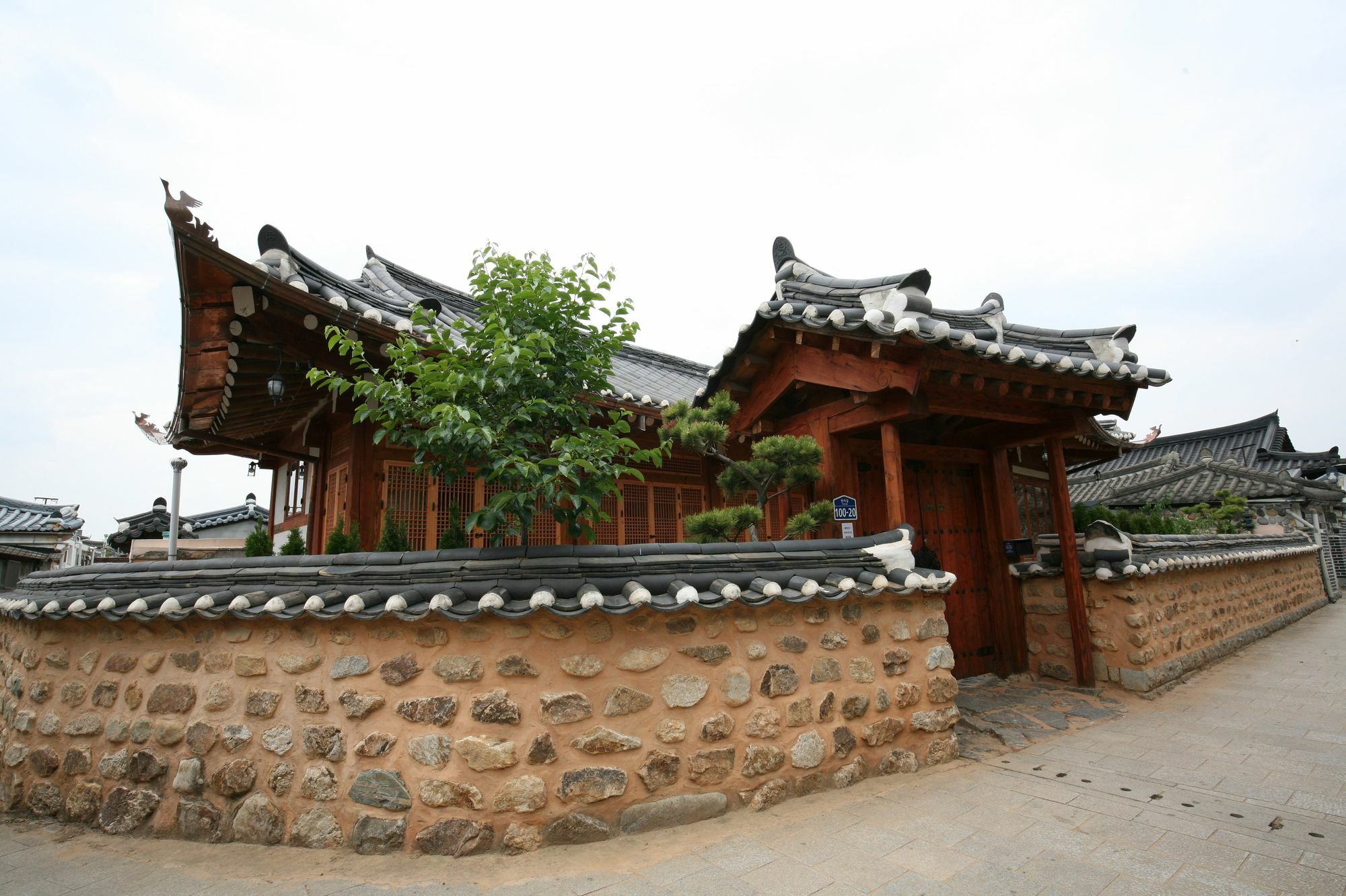 Gaeunchae 2 Hotel Jeonju Bagian luar foto