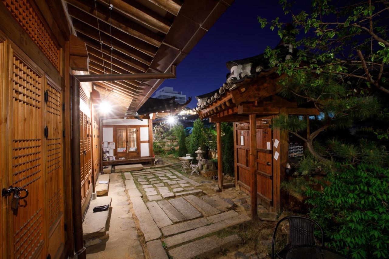 Gaeunchae 2 Hotel Jeonju Bagian luar foto