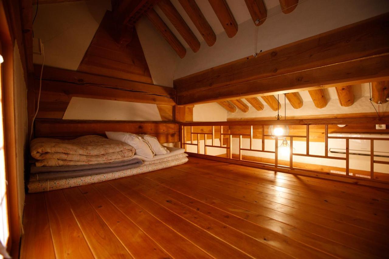 Gaeunchae 2 Hotel Jeonju Bagian luar foto