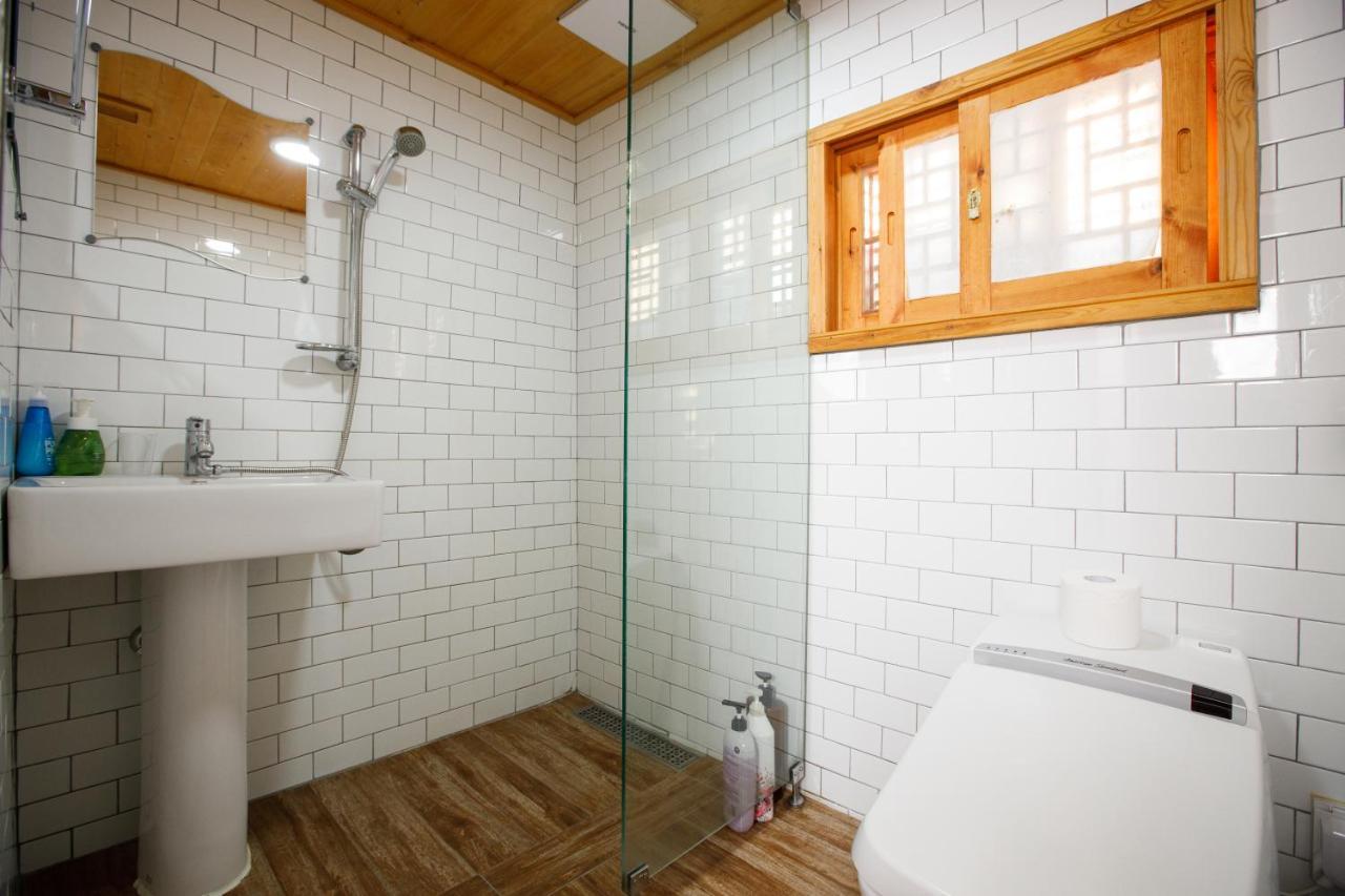 Gaeunchae 2 Hotel Jeonju Bagian luar foto