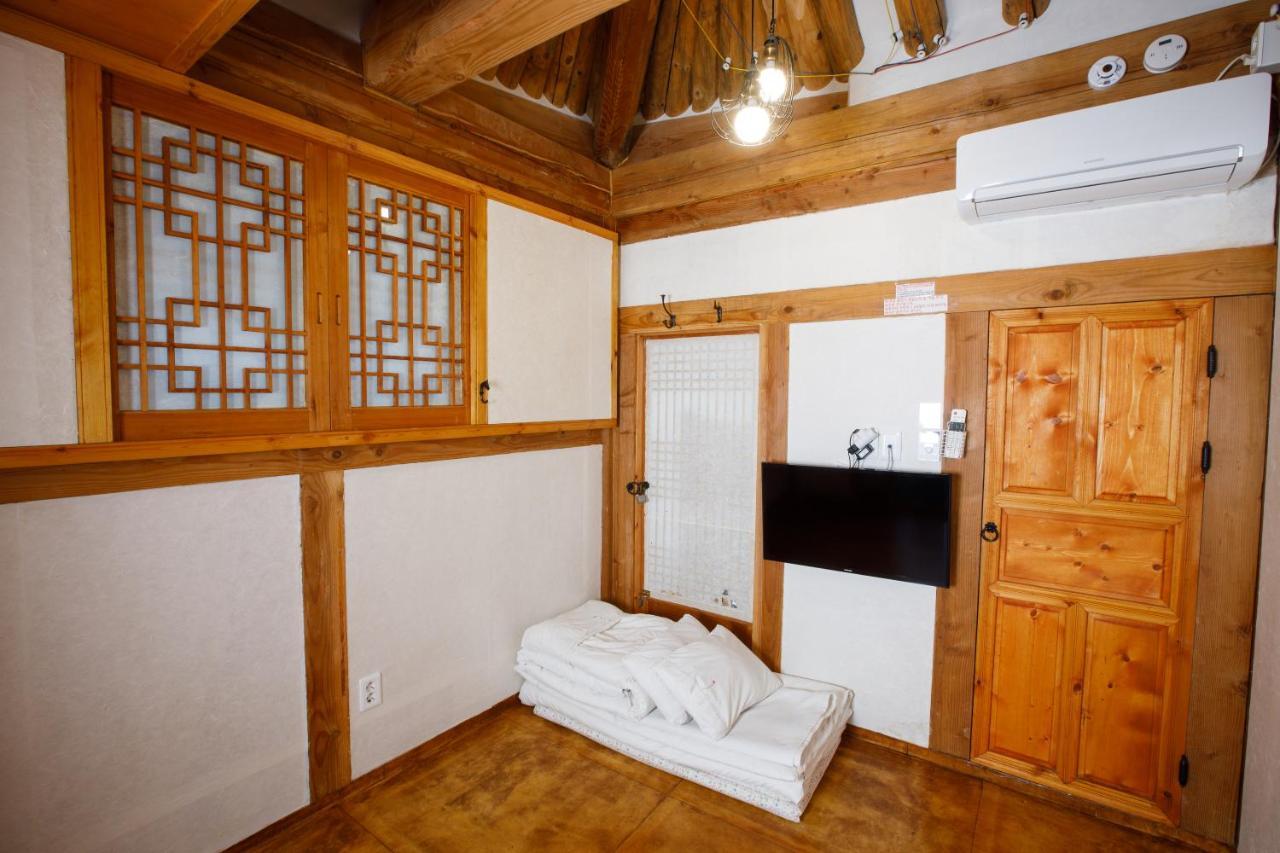 Gaeunchae 2 Hotel Jeonju Bagian luar foto