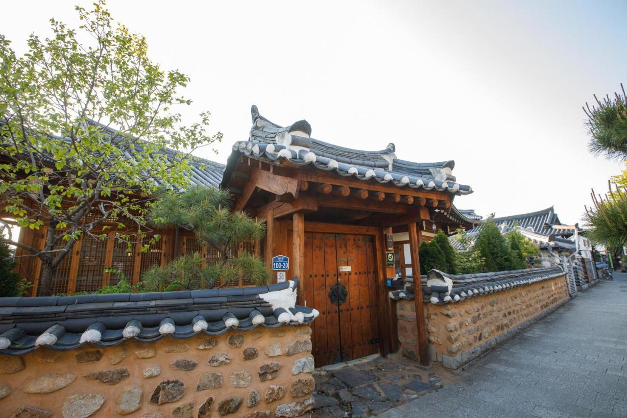 Gaeunchae 2 Hotel Jeonju Bagian luar foto